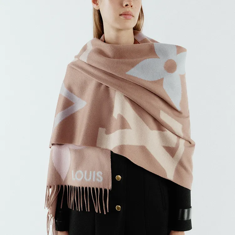 LOUIS VUITTON Ultimate Scarf-1