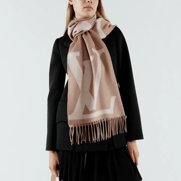 LOUIS VUITTON Ultimate Scarf-3