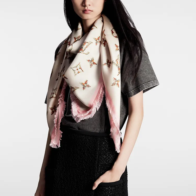 LOUIS VUITTON M79704 Monogram Flowers Shawl-3
