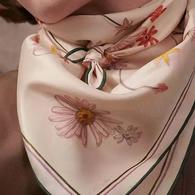 HERMES Mulberry Silk Scarves Women's Tea Pink-1
