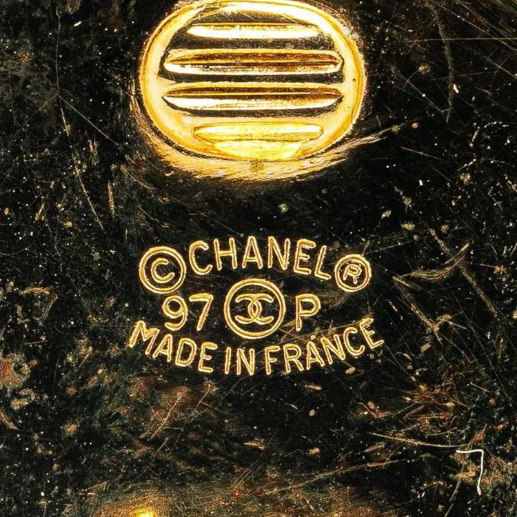 CHANEL 1997 Gold Plated Resin Cc Round Clip On Costume Earrings-2