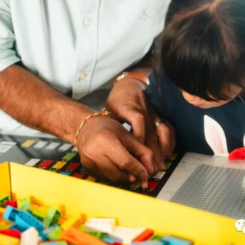 LEGO Play With Braille – English Building Blocks 40656-4