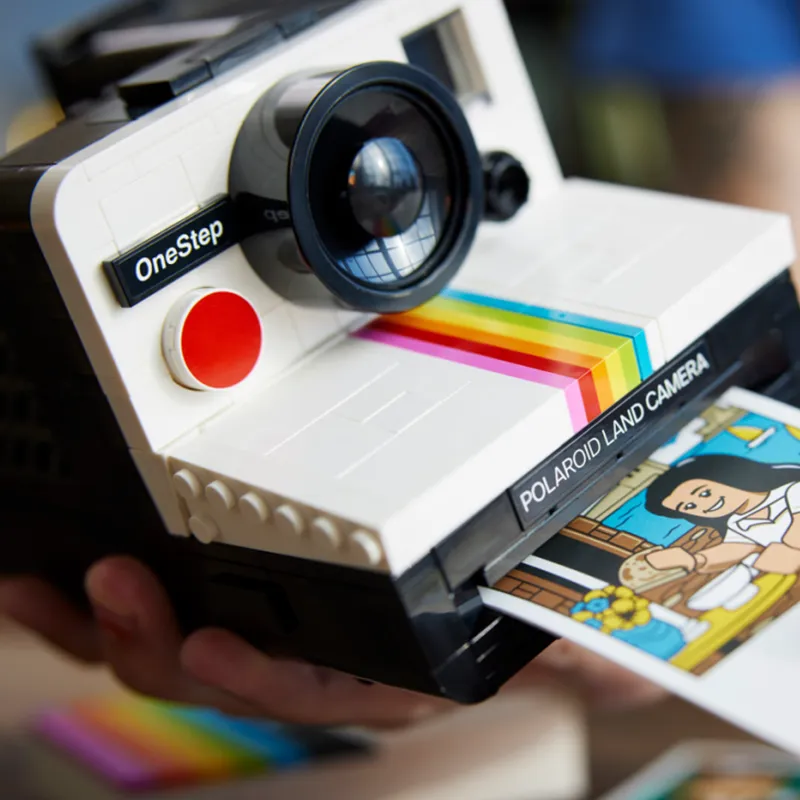 LEGO Polaroid OneStep SX-70 Camera-11