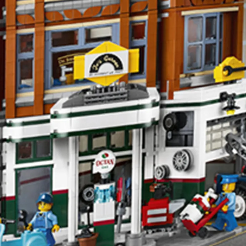 LEGO Creator Corner Garage Set 10264-3
