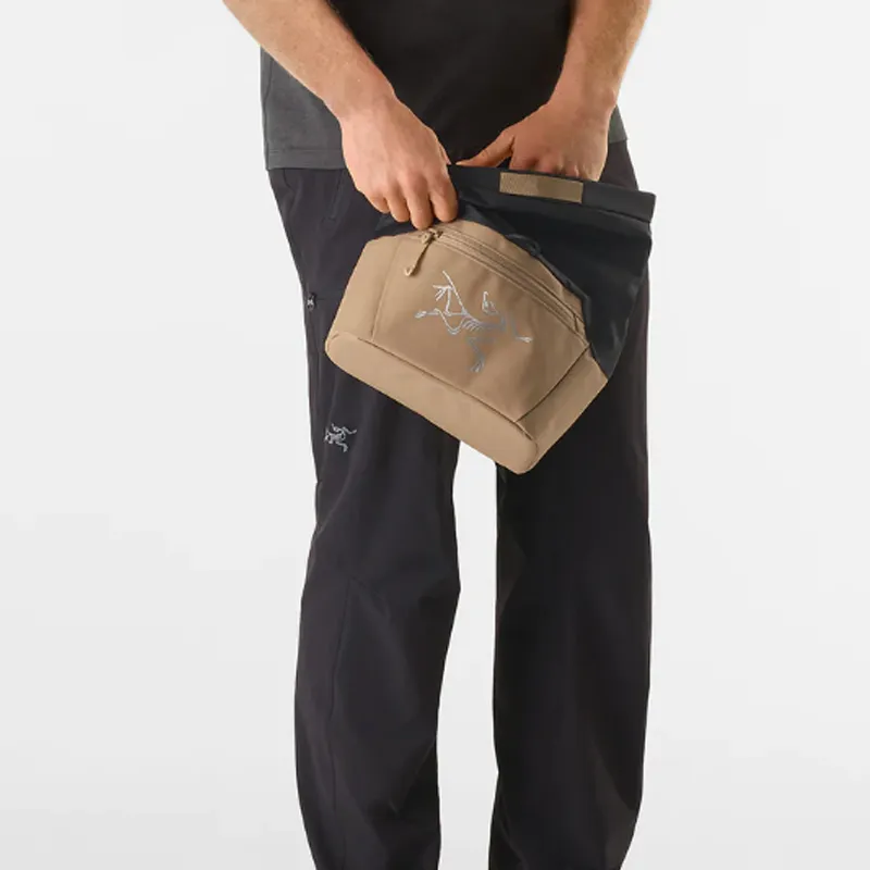 Arcteryx Nylon Clutch Large Size Unisex Brown-3