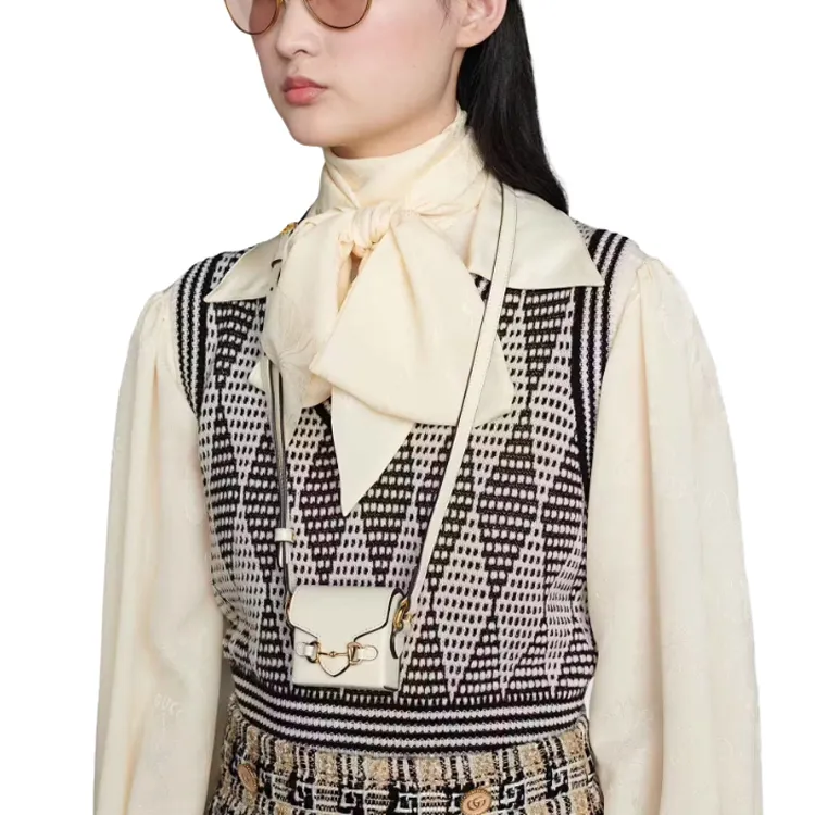 GUCCI Horsebit 1955 Leather AirPods Protective Case Earphone Necklace Pouch Unisex White-4