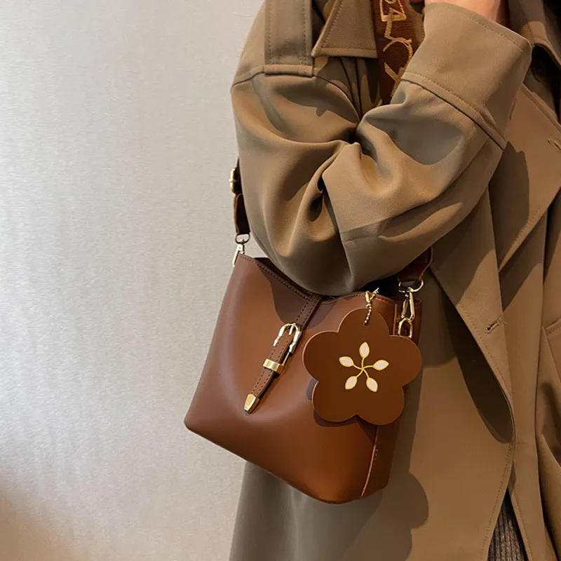 NOMK PU Bucket Bag, Shoulder Bag, Crossbody Bag Regular Women's Brown/Khaki-4