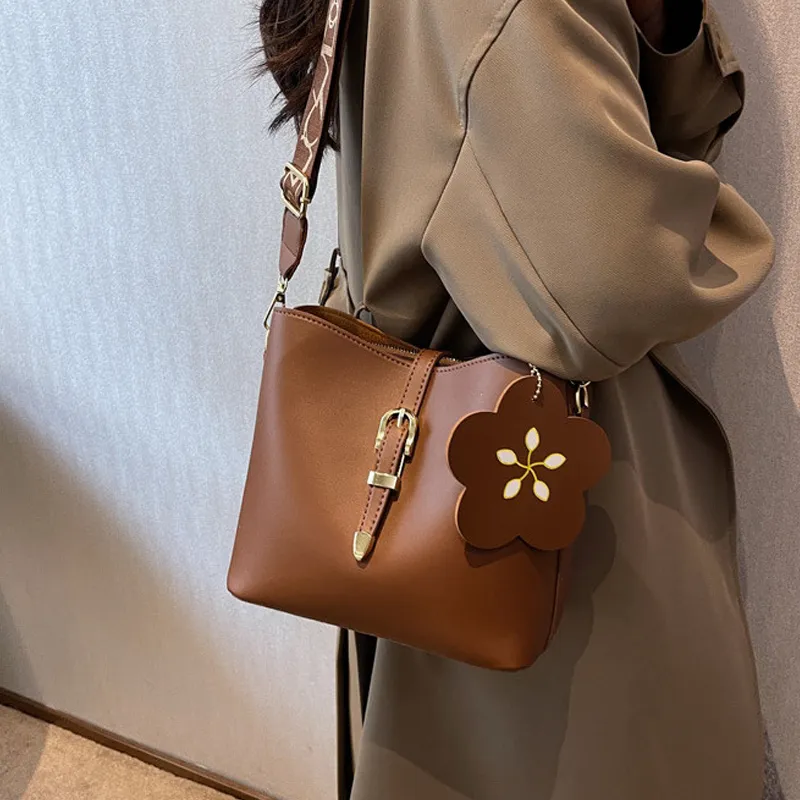 NOMK PU Bucket Bag, Shoulder Bag, Crossbody Bag Regular Women's Brown/Khaki-3