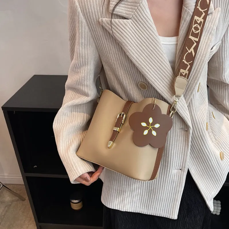 NOMK PU Bucket Bag, Shoulder Bag, Crossbody Bag Regular Women's Brown/Khaki-8