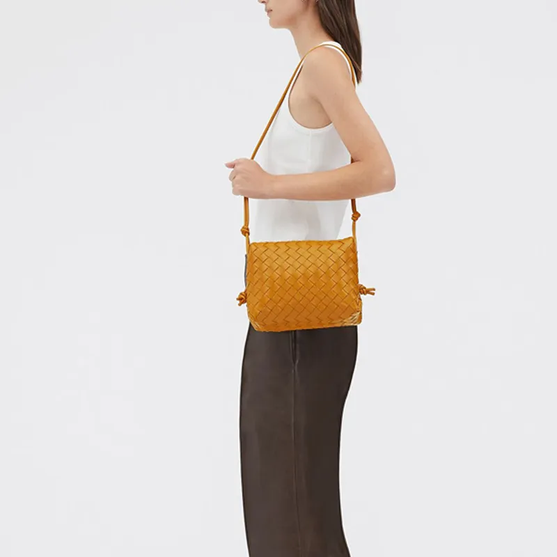 Bottega Veneta Loop Intrecciato Camera Bag Small Cob-5