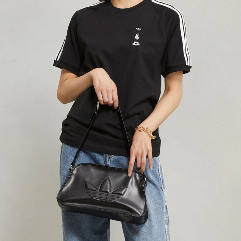 ADIDAS【送料込】OUTLINE TREFOIL SHOULDER BAG IY4057 adidas Polyurethane Outline Trefoil Shoulder Bag Women's