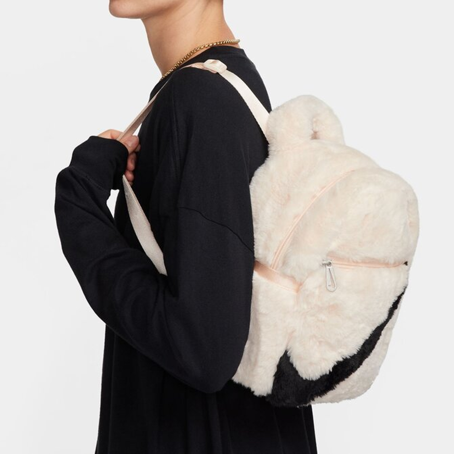 バックパック・リュック Nike NSW Futura 365 Faux Fur Mini Backpack Guava Ice Black Nike Futura 365 Faux Fur Mini Backpack Guava Ice Women Bag
