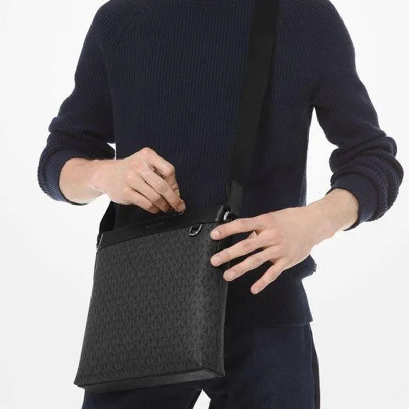 MICHAEL KORS Greyson Artificial Leather Messenger Bag, Crossbody Bag Medium Size Men's Black-3
