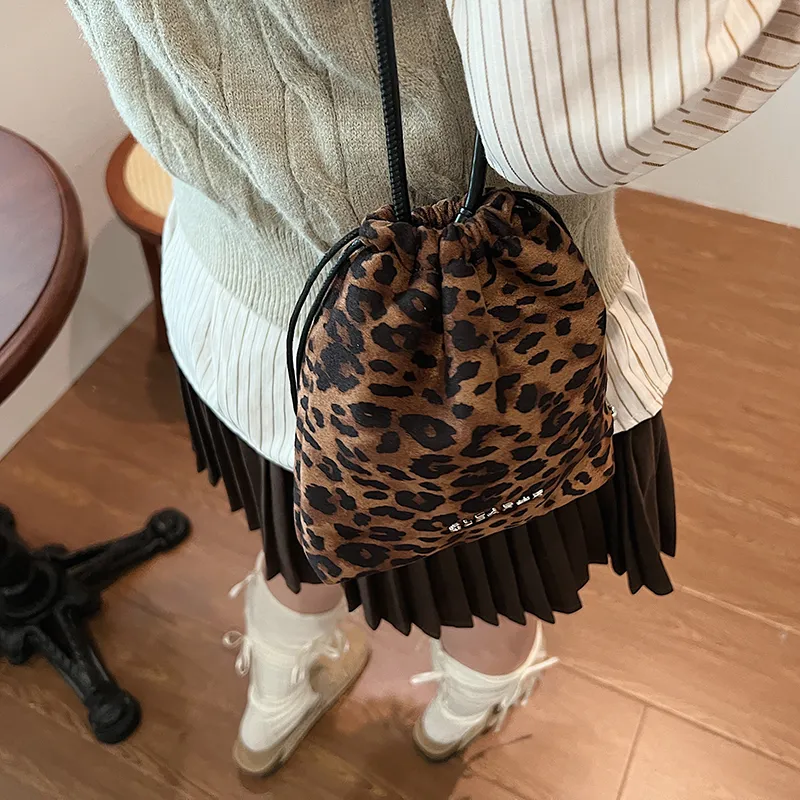 Morellybear Suede Crossbody Bag Regular Women's Leopard Print-1