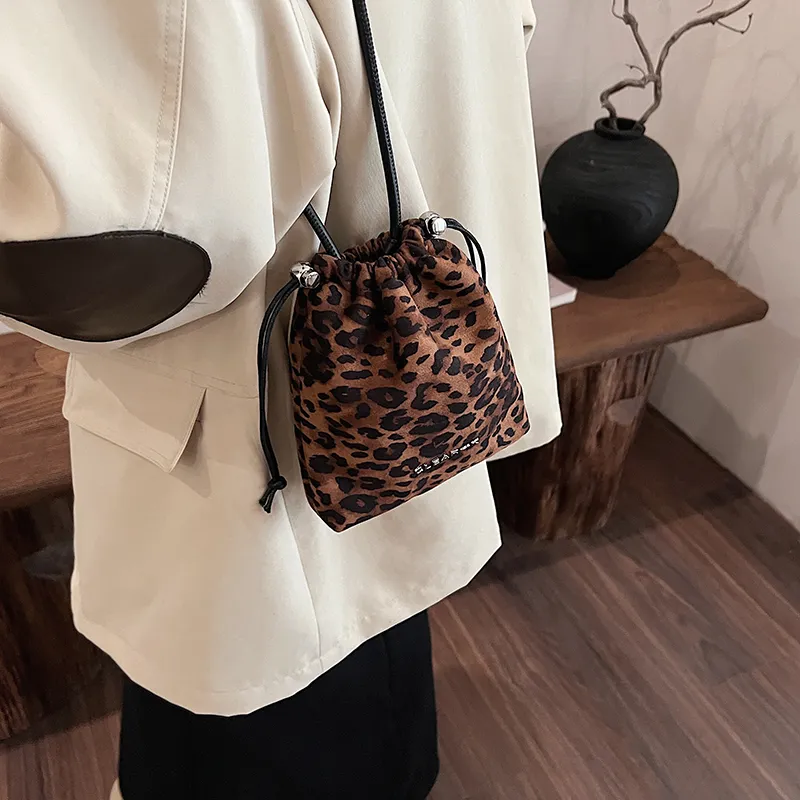 Morellybear Suede Crossbody Bag Regular Women's Leopard Print-2