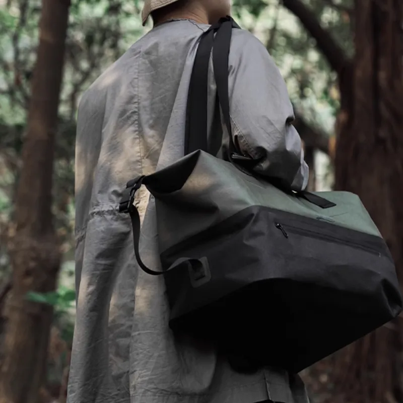 M Square Polyester Travel Bag Unisex Black & Green-3
