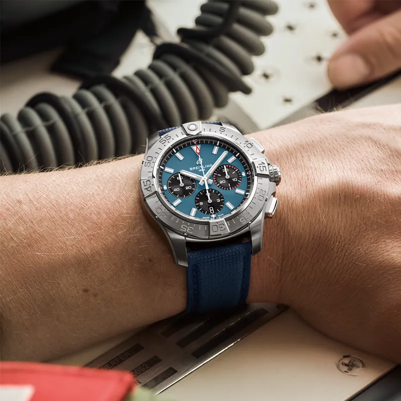 Breitling Avenger B01 44mm-4