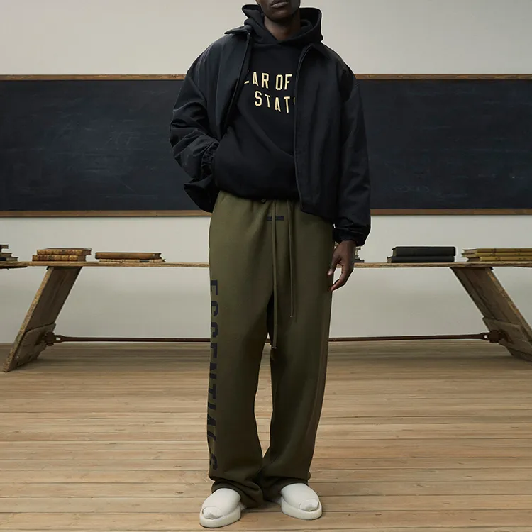 Fear Of God Essentials Fleece Relaxed Sweatpant-3