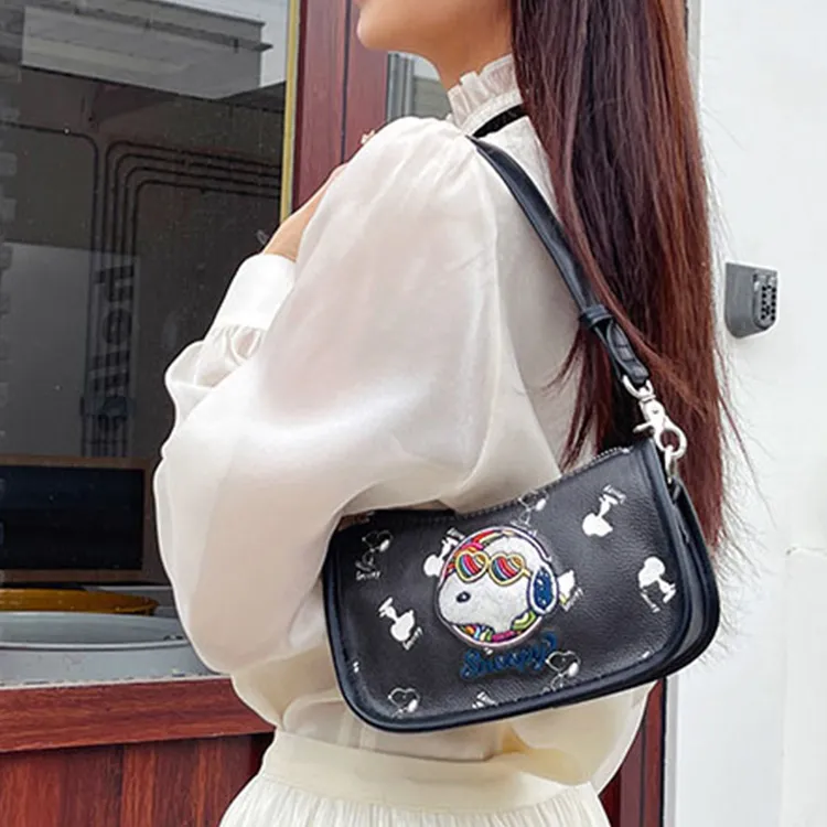 SNOOPY PVC Embroidery Shoulder Bag Women's-3