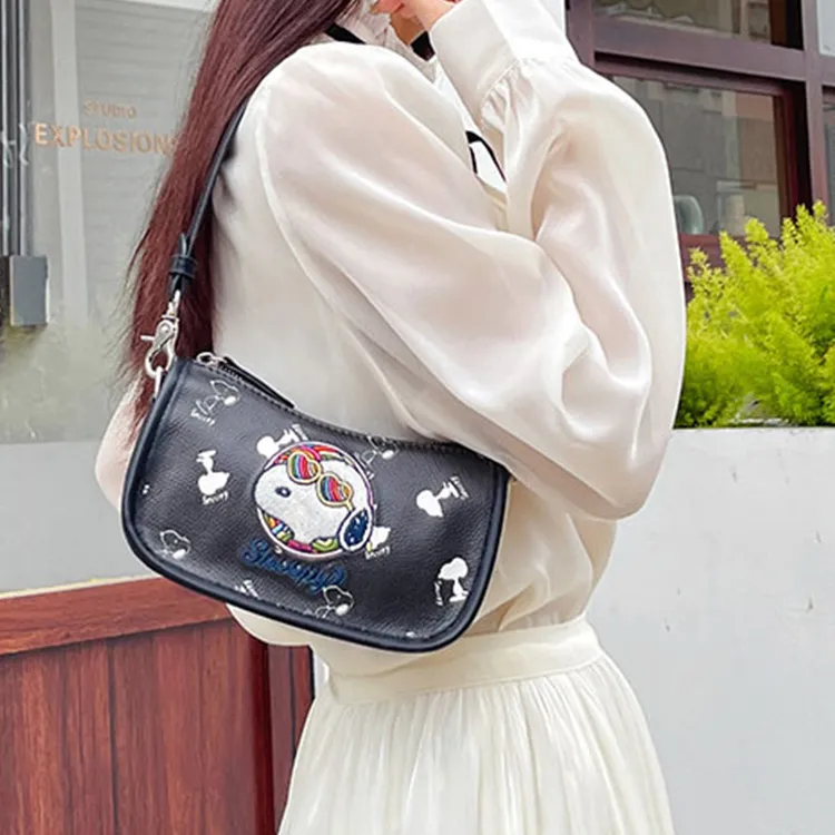 SNOOPY PVC Embroidery Shoulder Bag Women's-2