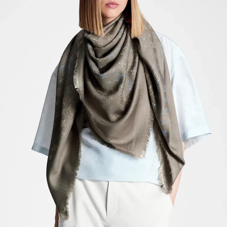 LOUIS VUITTON Flight Mode Mahina Cloudy Flowers Shawl-2