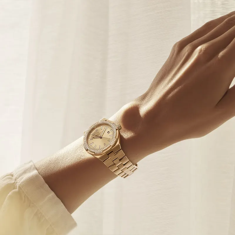 VACHERON CONSTANTIN Overseas Collection Automatic Mechanical Movement Women's Watch Watch 35mm Gold Dial-9