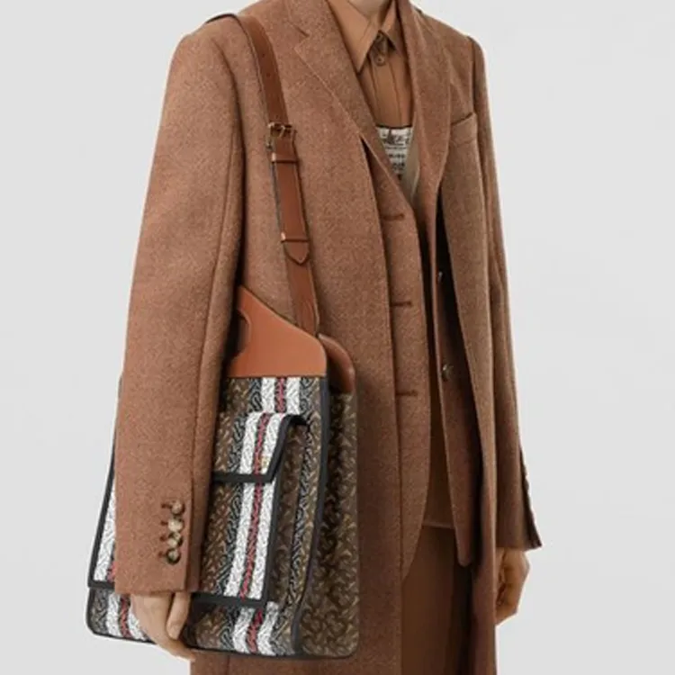 Burberry Pocket Bag Eco-Friendly Canvas Portable Crossbody Bag Shoulder Bag Medium Size Unisex Tawny-6