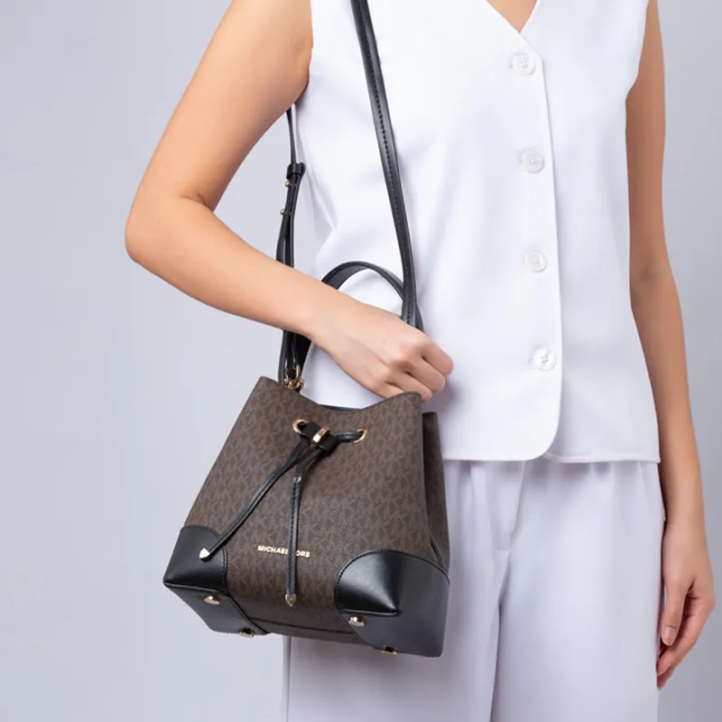 MICHAEL KORS Mercer Gallery Bucket Handbags-4