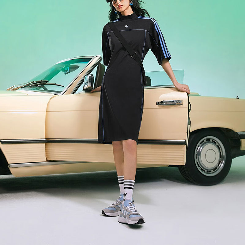 雑誌で紹介された Adidas Originals Short-Sleeved Dresses Women's Black M - POIZON ウェア