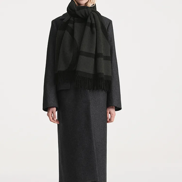 TOTEME Monogram Jacquard Fringed Edge Scarf-2
