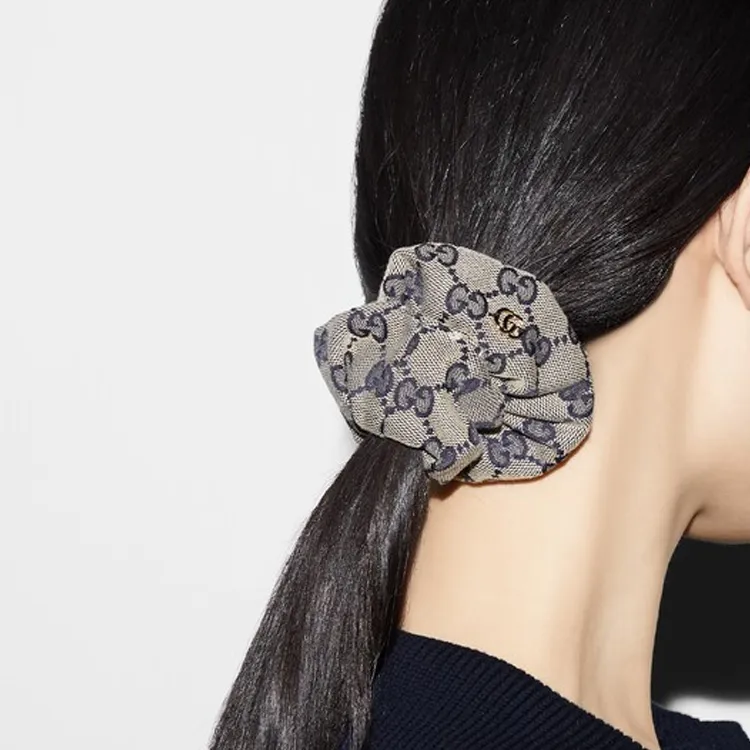 GUCCI Double G Logo Plaque Scrunchy-1