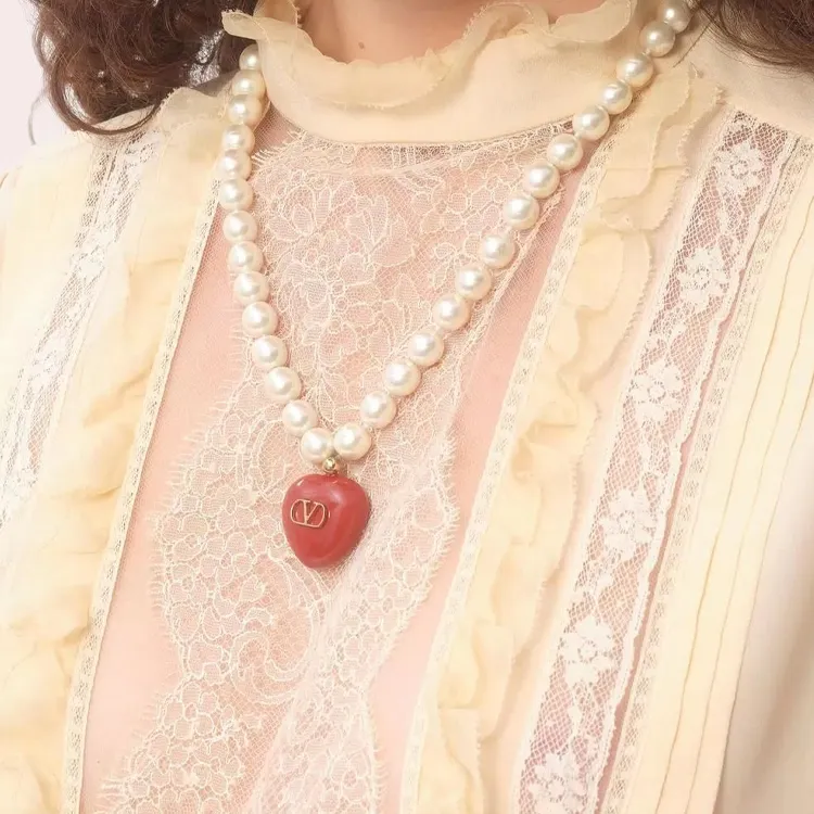 Valentino Coeur Royal Necklace-3