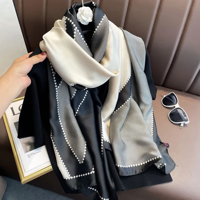 Narandu Shawls Women's Black White-1