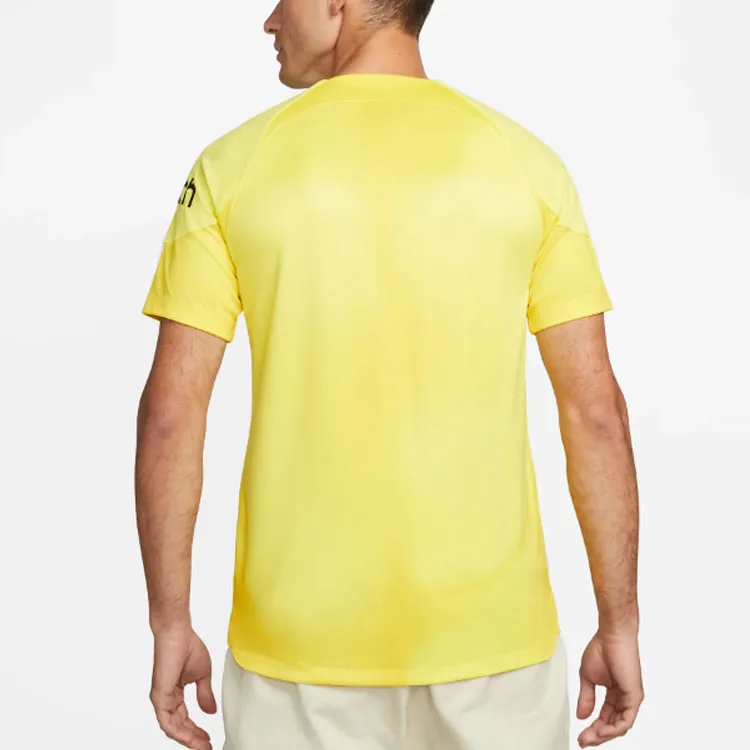 Nike T-Shirts Men Yellow-2