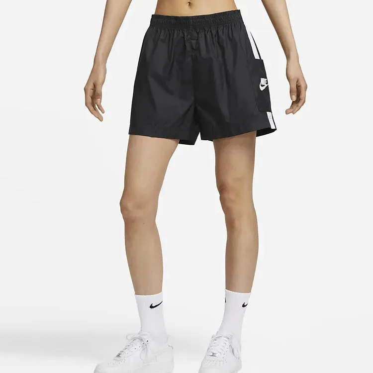 Nike Women'ss Logo Print Woven Shorts Black-2
