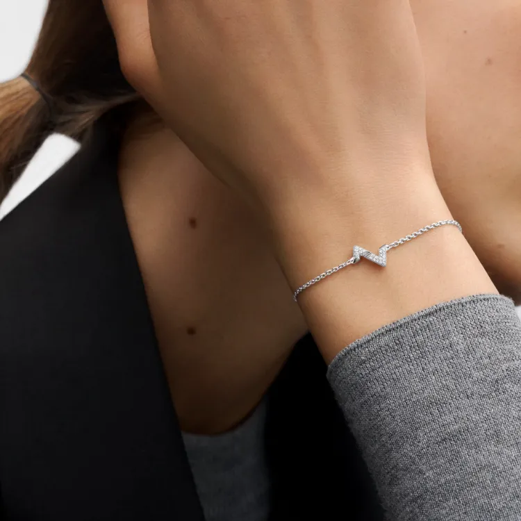 LOUIS VUITTON Lv Volt Upside Down Chain Bracelet White Gold And Diamonds-1