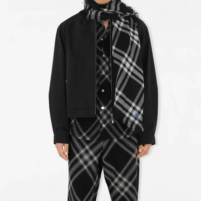 Burberry Reversible Check pattern Scarf-4