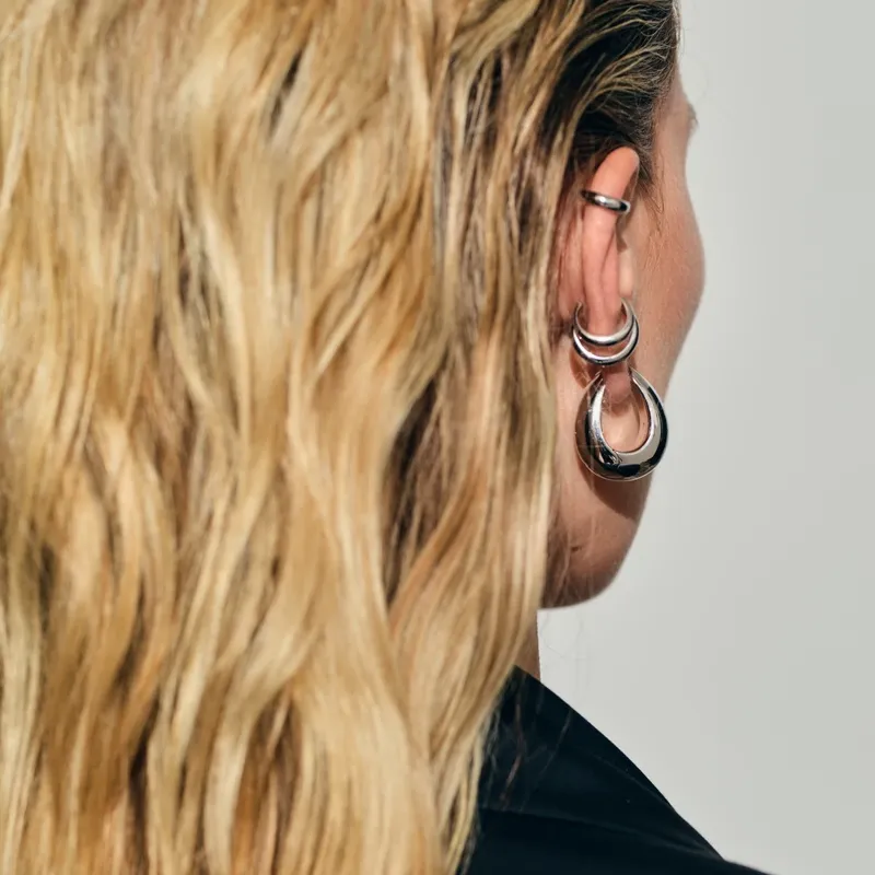 TOM WOOD Ice Huggie Earrings-2
