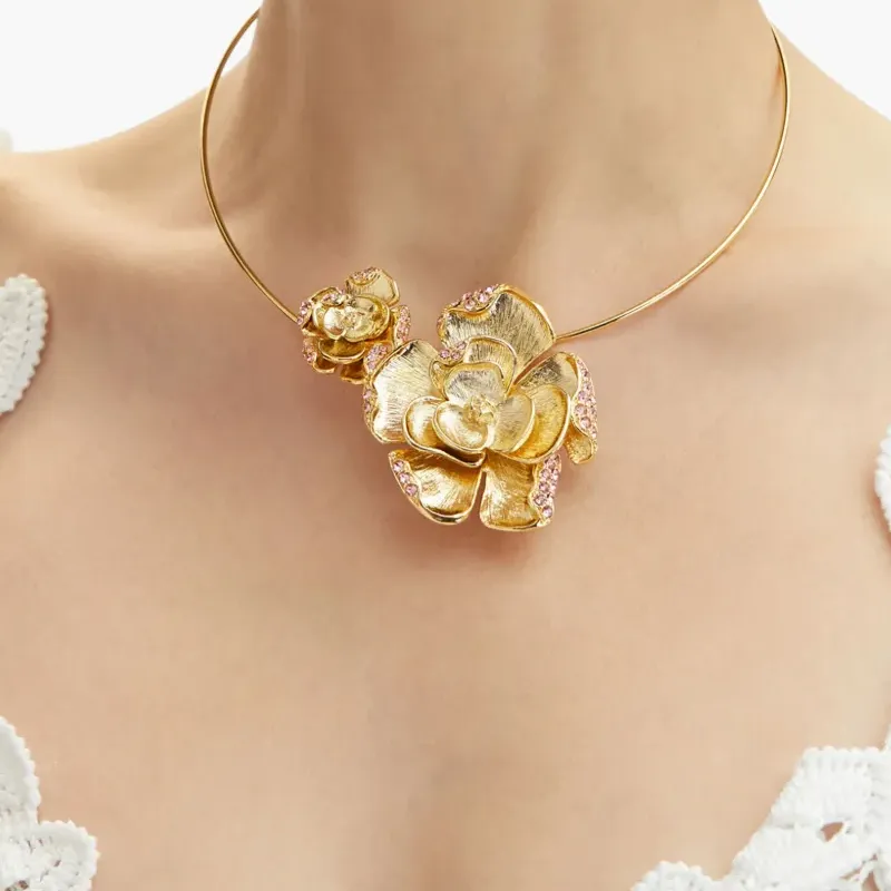 Oscar De La Renta Pavé Rose Pendant Choker-2