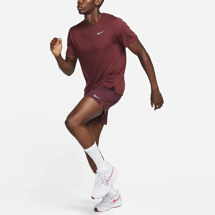 Nike MILER T Shirts Men Burgundy-2