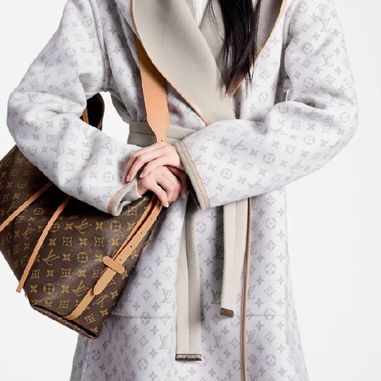 LOUIS VUITTON Reversible Signature Hooded Wrap Coat-4