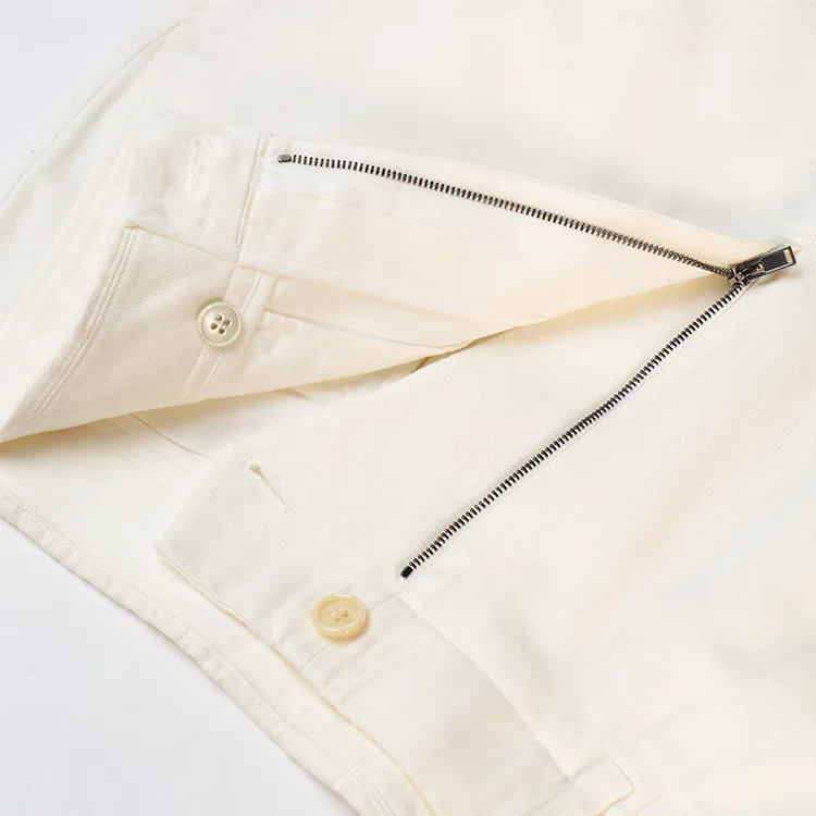 GUCCI Logo Back Chino Shorts-2
