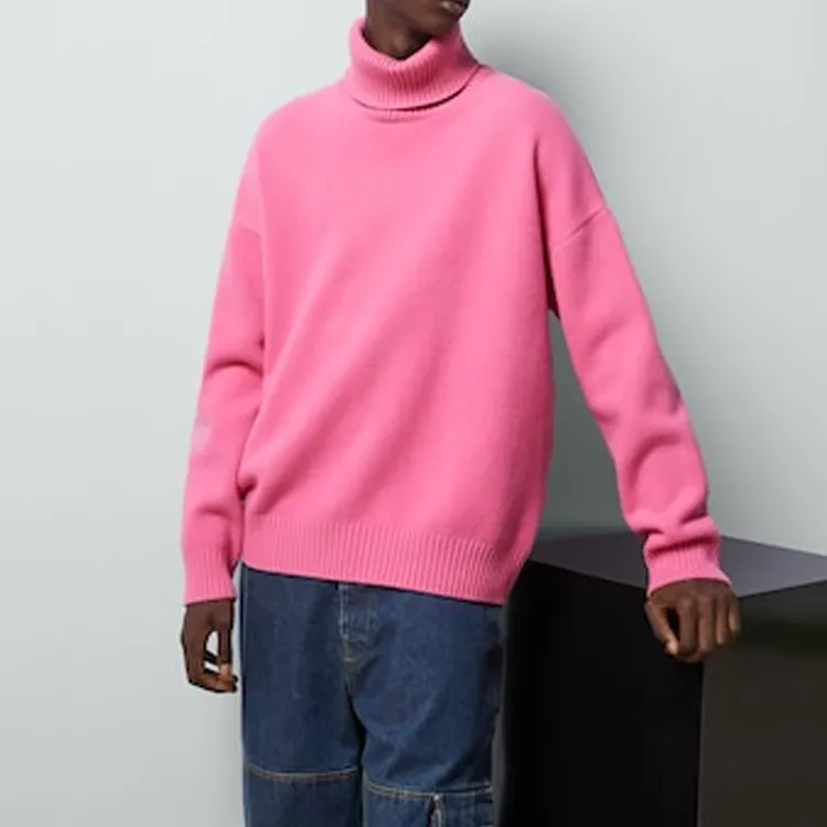 GUCCI Logo Tag Turtleneck Sweater-1