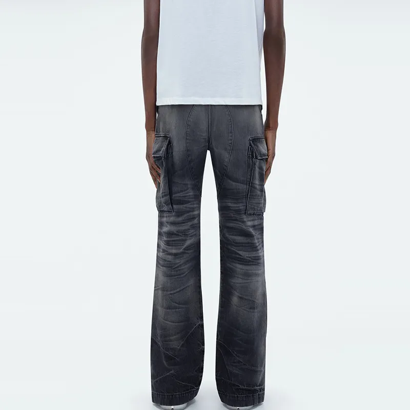AMIRI Logo Patch Cargo Jeans-3