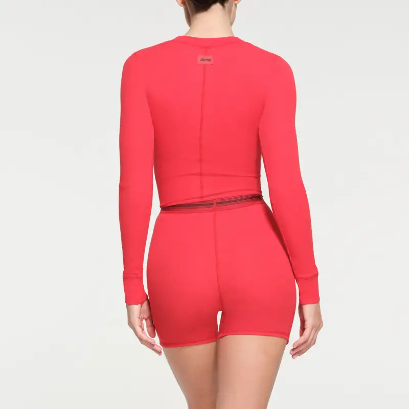 SKIMS FW23 COTTON RIB LONG SLEEVE CROP HENLEY Crop Tops Women's RED MULTI/Red-2