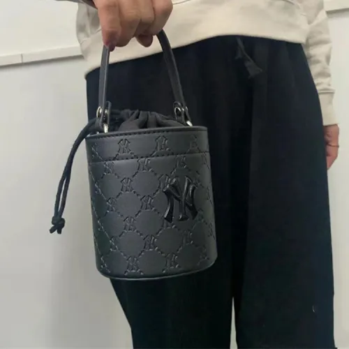 MLB Leather, Small Size Bucket Bag Handbag Regular Women's Black/Wild Berry Barbie Pink/Pink/Millennium Denim