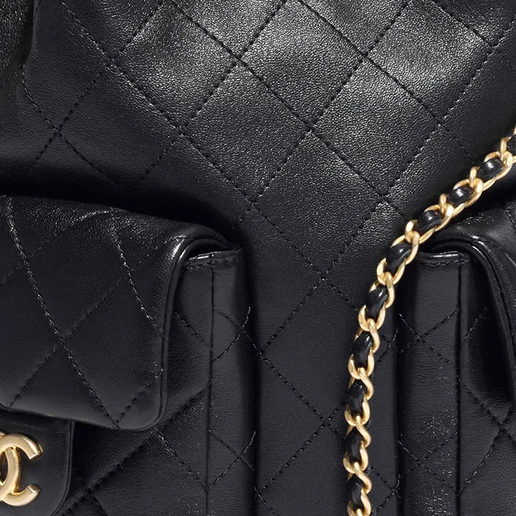 CHANEL 25C Shiny Lambskin Backpacks Black-5