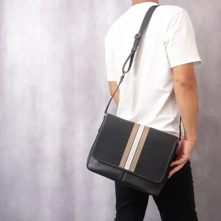 COACH Thompson Leather Crossbody Bag, Map Bag, Shoulder Bag Unisex Black-4