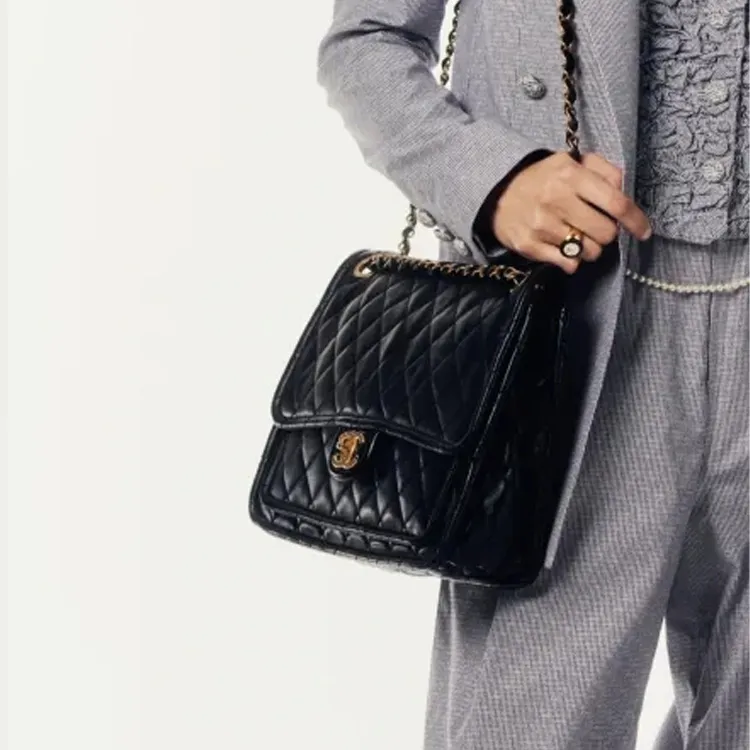 CHANEL Bright Lambskin Shoulder Bag, Crossbody Bag Extra Large Women's Black-5
