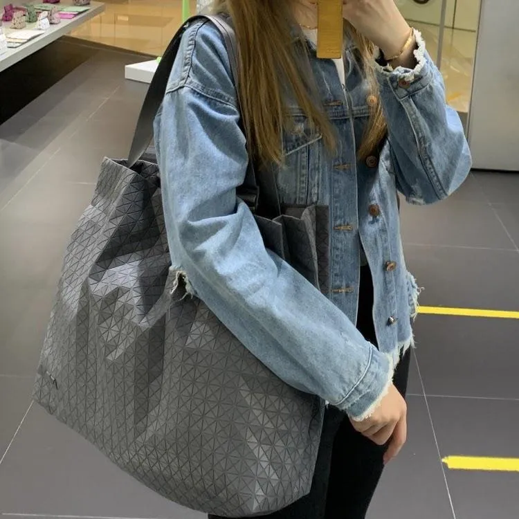 ISSEY MIYAKE KuroCart Nylon Fabric One Shoulder Handbags Large Size Unisex Light Gray-7